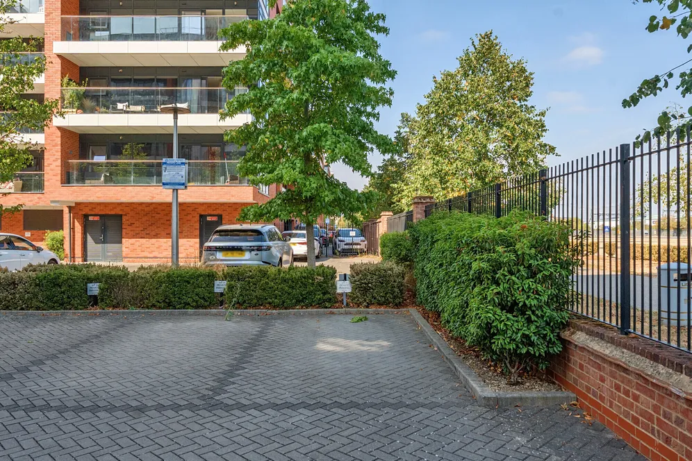 Kingman Way, Newbury, RG14 photo 20