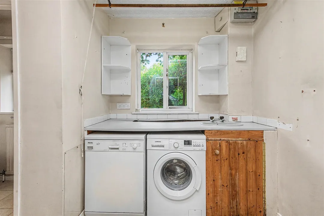 https://mr0.homeflow-assets.co.uk/files/photo/image/48166/2058/_x_/Y0PDSt-yhEO_ewBs_dhq1g.jpg
