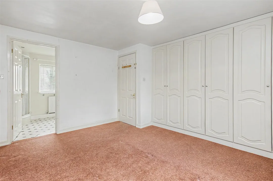 https://mr0.homeflow-assets.co.uk/files/photo/image/48166/2065/_x_/jQhlPm8MPUyMr8WCO5v1-Q.jpg