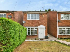 Woodside Gardens, Ravenshead, Nottingham photo