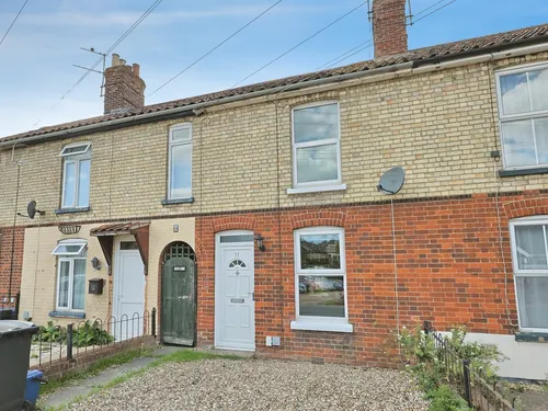 Crown Road, Derehamphoto