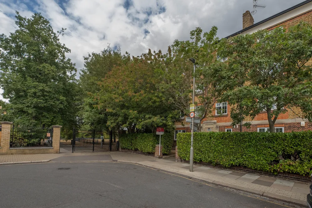 Acuba Road, London, SW18 photo 2