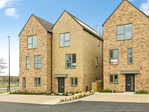 Isaacs Lane, Burgess Hillphoto