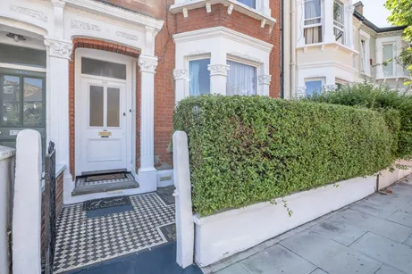 Ravenslea Road, London, SW12