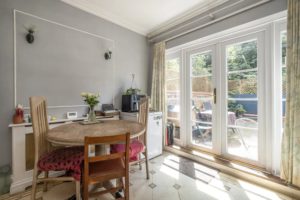 Ravenslea Road, London, SW12 photo 2