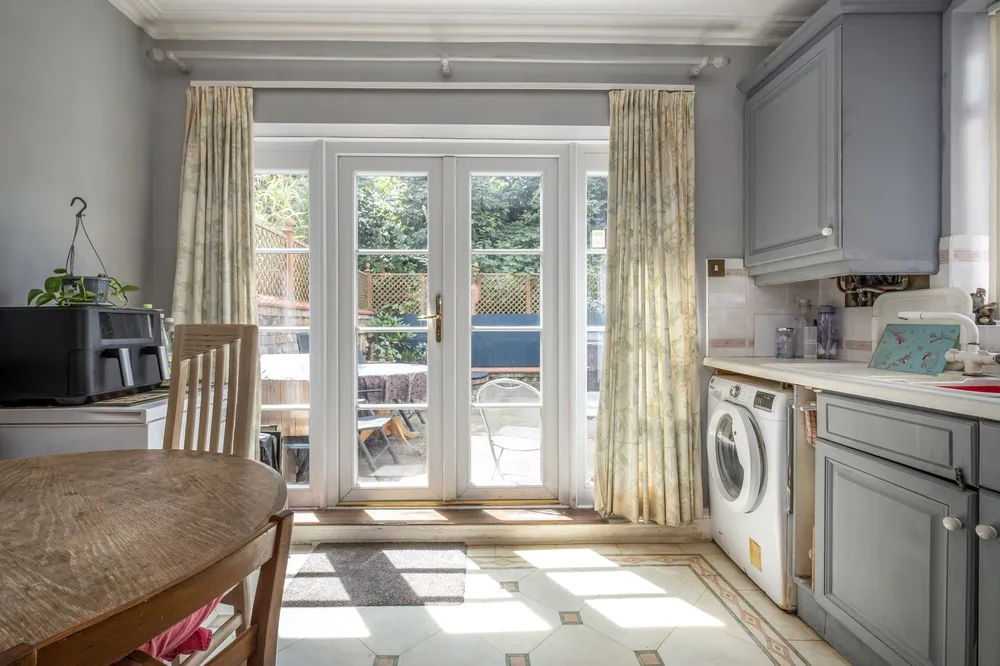 Ravenslea Road, London, SW12