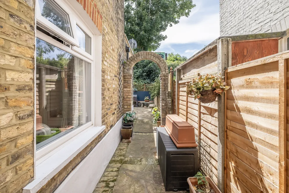 Ravenslea Road, London, SW12 photo 11