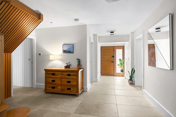 Denmans Close, Lindfield, RH16 photo 3