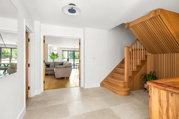 Denmans Close, Lindfield, RH16 photo 4