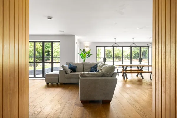 Denmans Close, Lindfield, RH16 photo 5