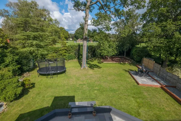 Denmans Close, Lindfield, RH16 photo 24