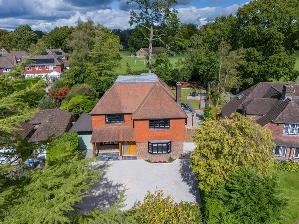 Denmans Close, Lindfield, RH16 photo 25
