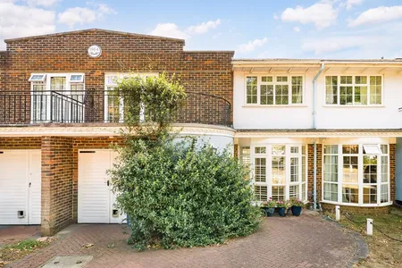 Broom Lock, Teddington, TW11