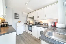 Ward Close, Ware, SG12 photo 6