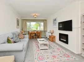 Sharpecroft, Harlow thumb 3