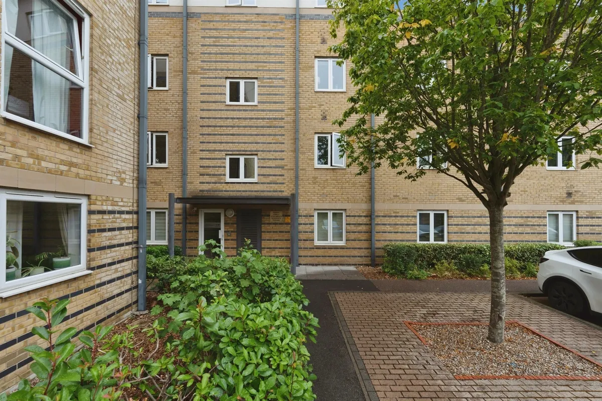 Modena Mews, Watford