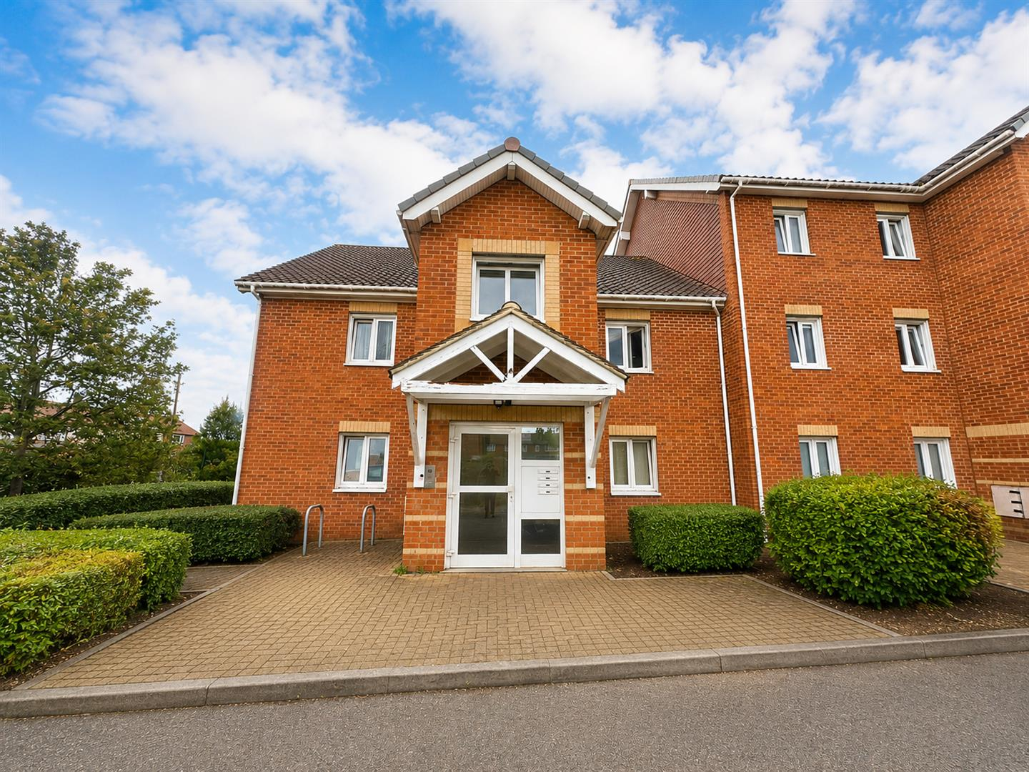 Venus Close, Slough Image 1