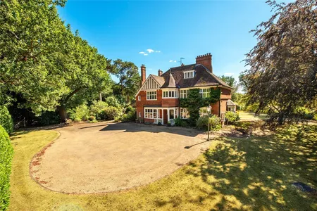 Woodlands Road, Leatherhead, KT22