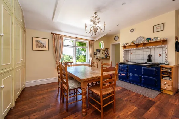 Woodlands Road, Leatherhead, KT22 photo 6
