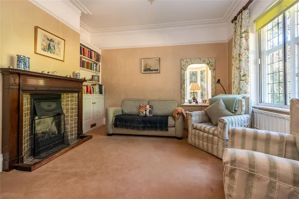 Woodlands Road, Leatherhead, KT22 photo 9