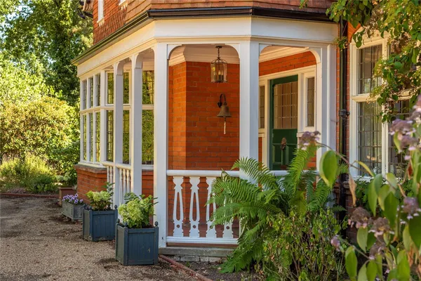 Woodlands Road, Leatherhead, KT22 photo 22
