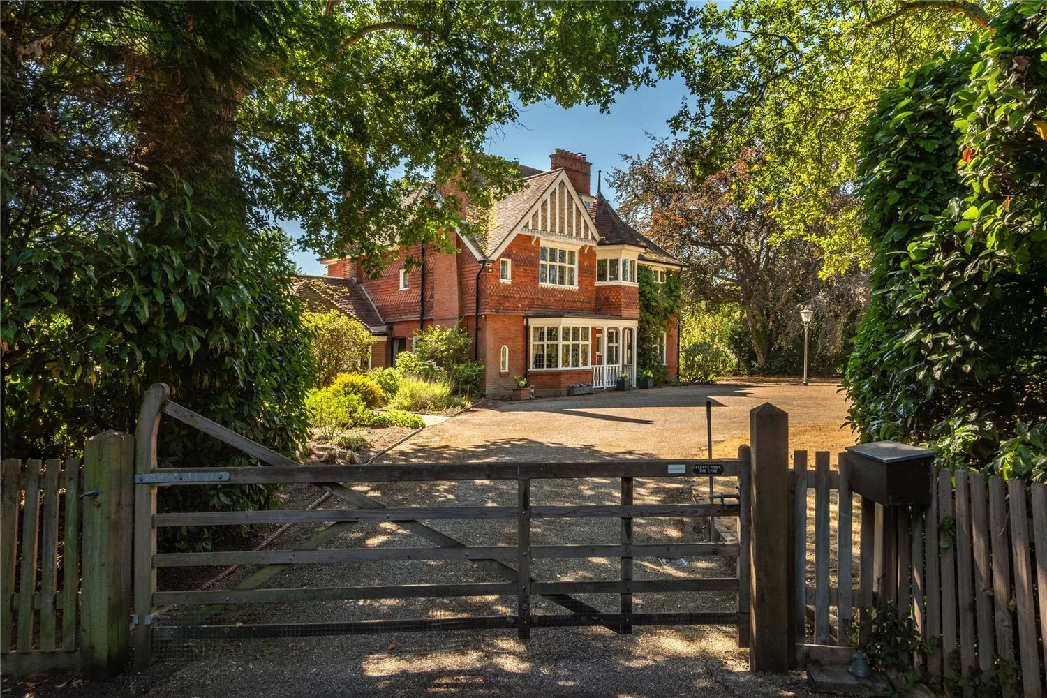 Woodlands Road, Leatherhead, KT22 photo 23