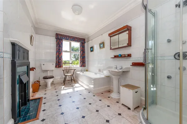 Woodlands Road, Leatherhead, KT22 photo 24