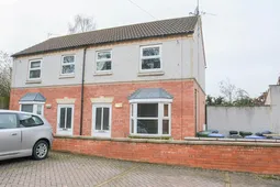 Golding Court, Rugby, CV21