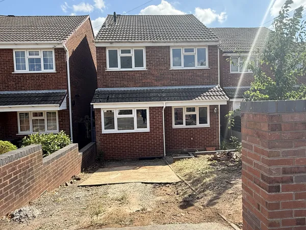 Browns Lane, Dordon