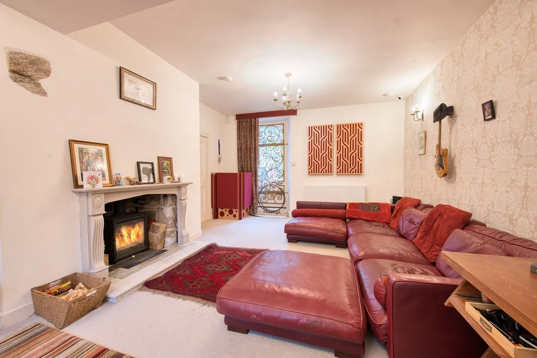 https://mr0.homeflow-assets.co.uk/files/photo/image/48171/3246/_x_/DSC_9388_HDR-22.jpg
