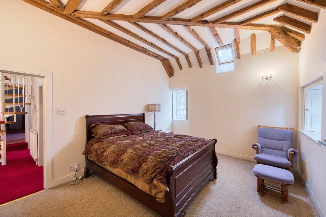 https://mr0.homeflow-assets.co.uk/files/photo/image/48171/3253/_x_/DSC_9460_HDR-32.jpg