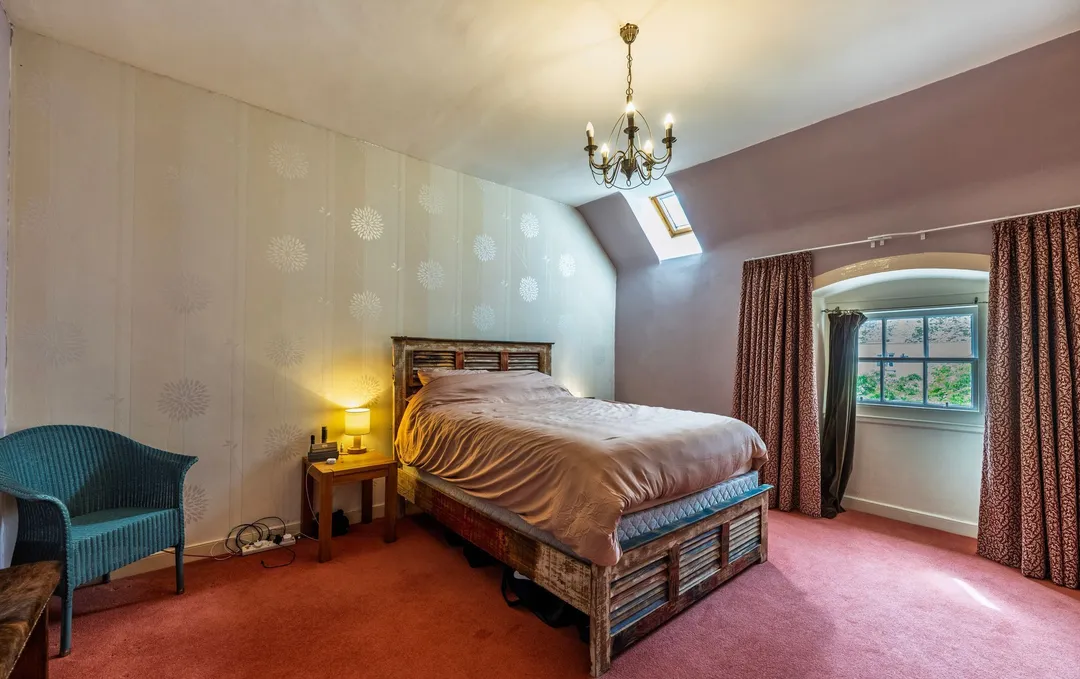 https://mr0.homeflow-assets.co.uk/files/photo/image/48171/3263/_x_/45-3Playfairs_105-HDR.jpg