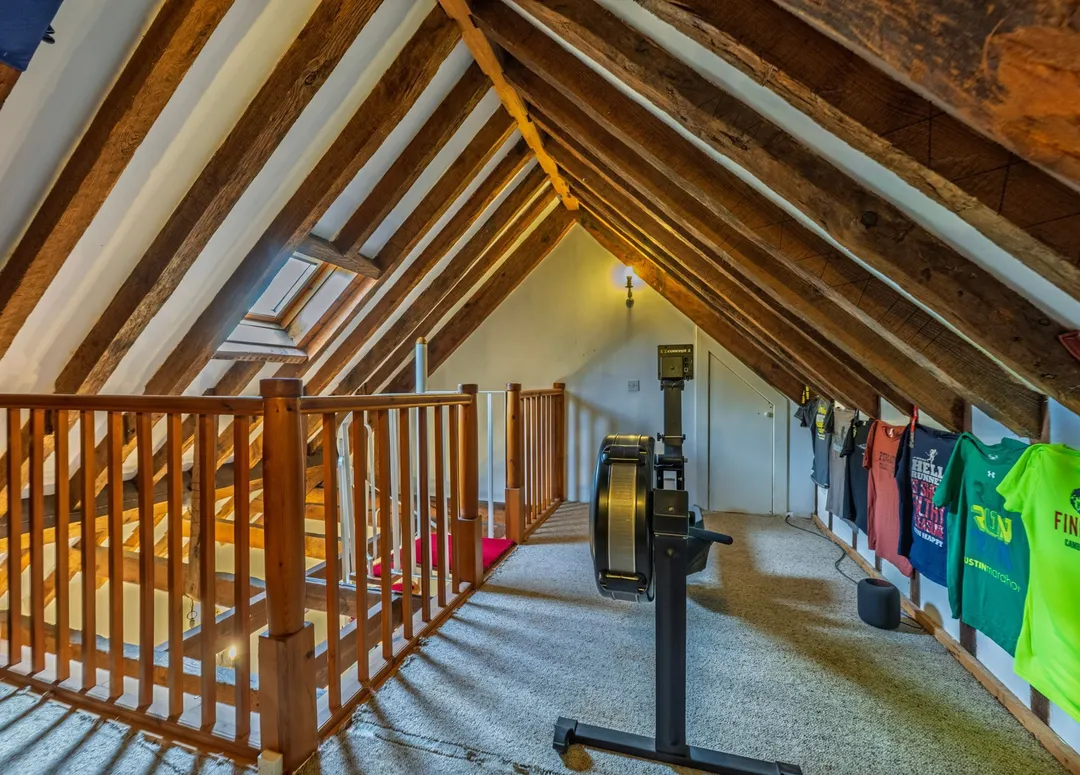 https://mr0.homeflow-assets.co.uk/files/photo/image/48171/3275/_x_/48-3Playfairs_123-HDR.jpg