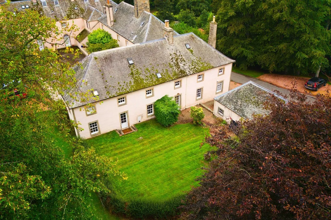 https://mr0.homeflow-assets.co.uk/files/photo/image/48171/3297/_x_/DJI_20260829164416_0017_D-67.jpg
