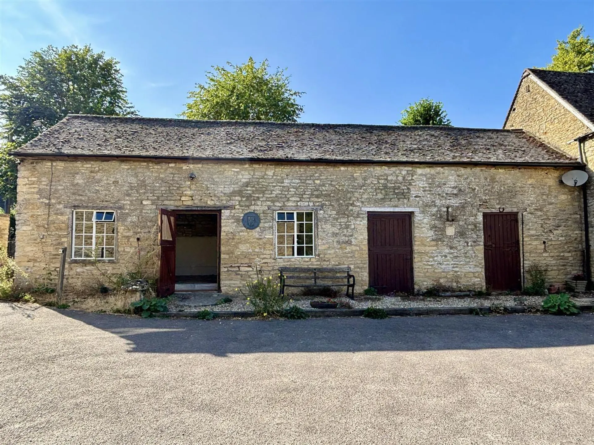 Property photo top 0