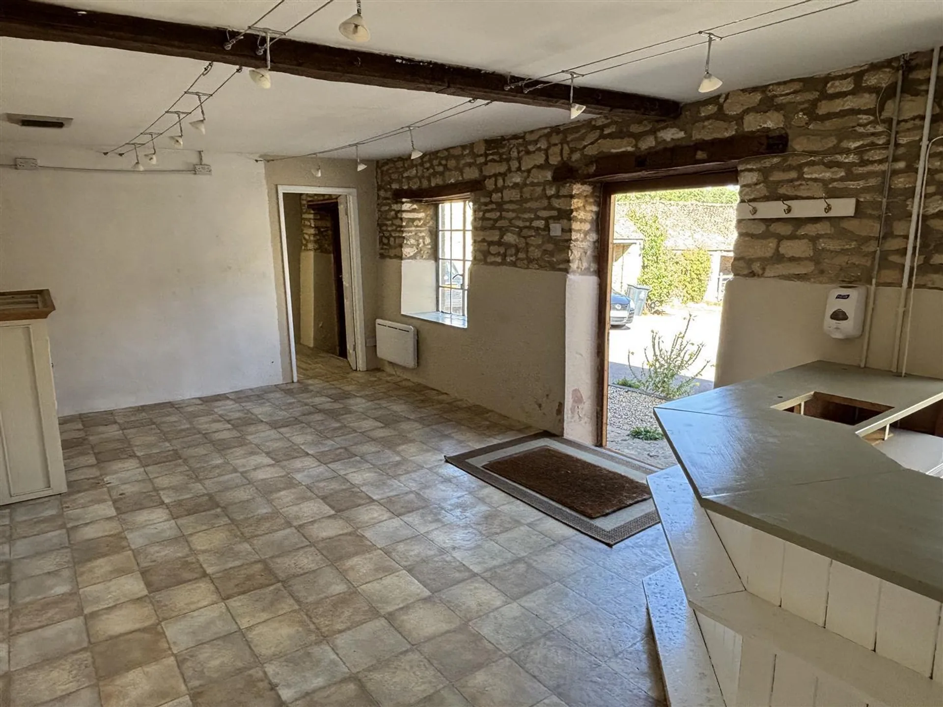 Property photo top 1
