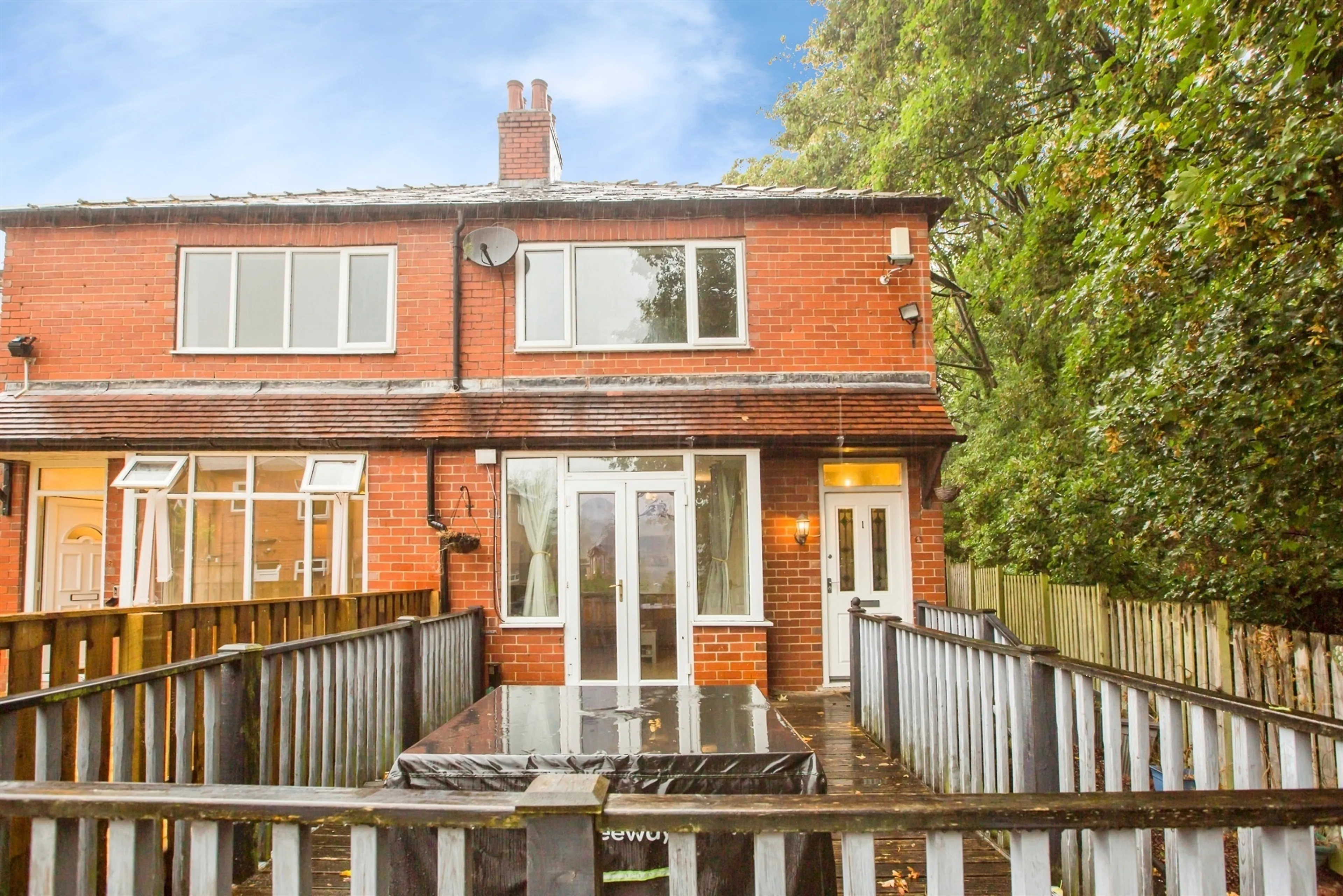 Property at Sunnybank Crescent, Sowerby Bridge