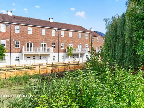 Beaumont Drive, Worcester Parkphoto