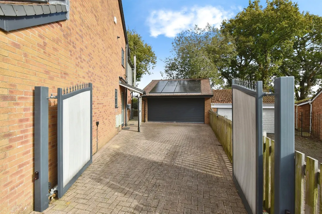 Property photo 35