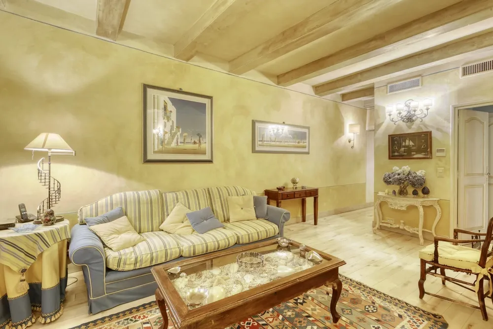 Saint-Tropez, 83990, France