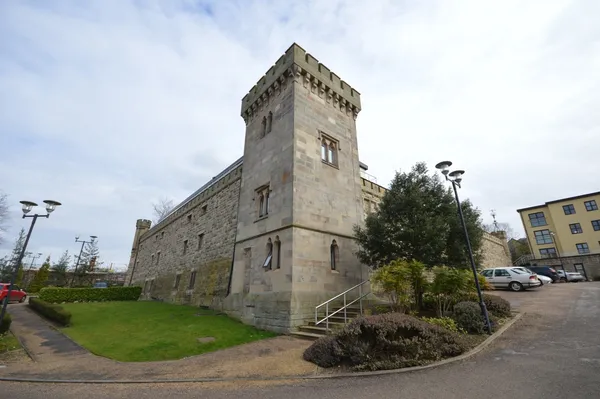Queens Tower, Near City Centre, S2 3RZ