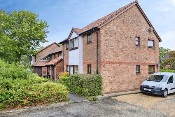 Pennywell Gardens, New Milton, Hampsh...