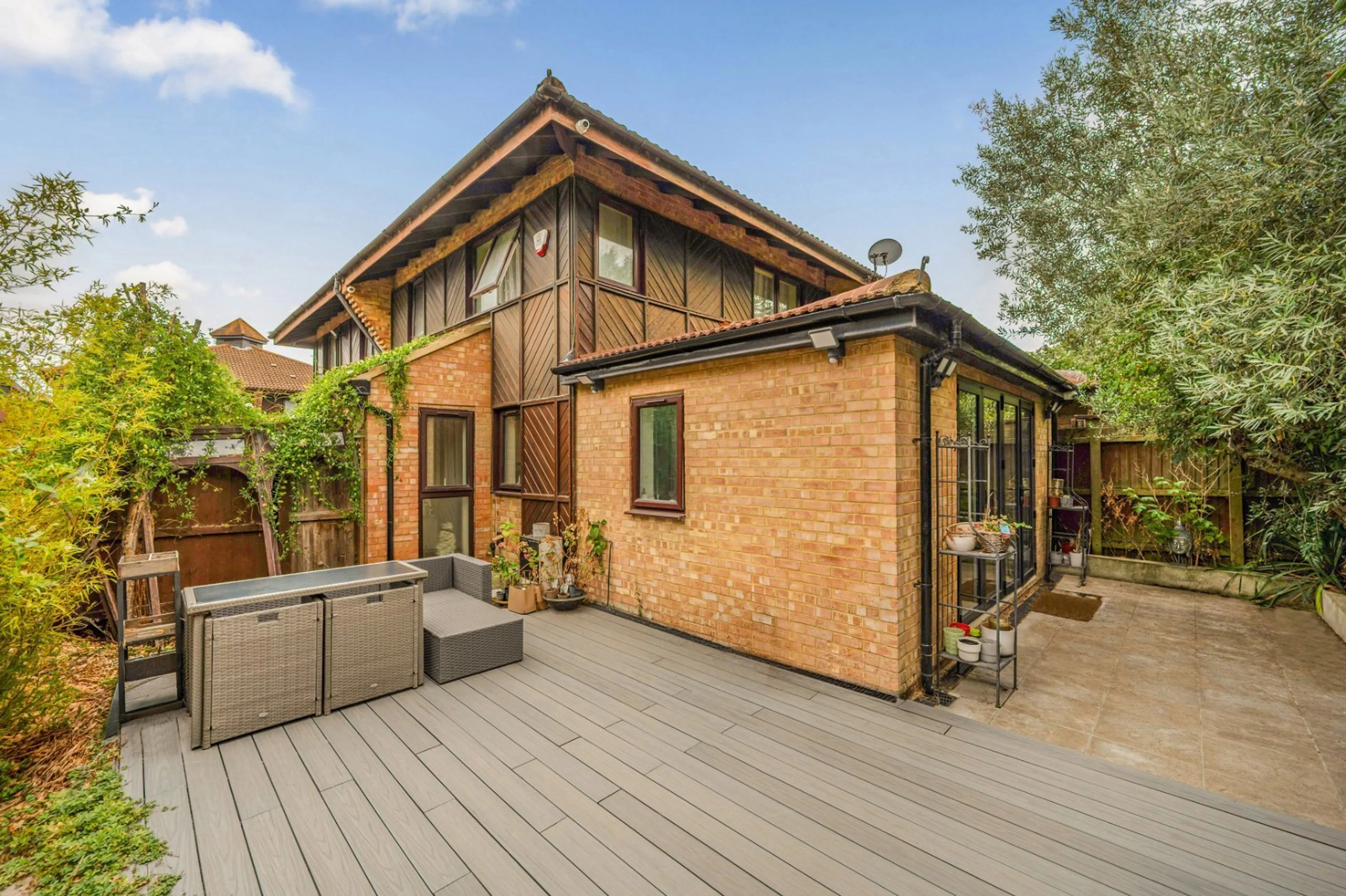Photo 0