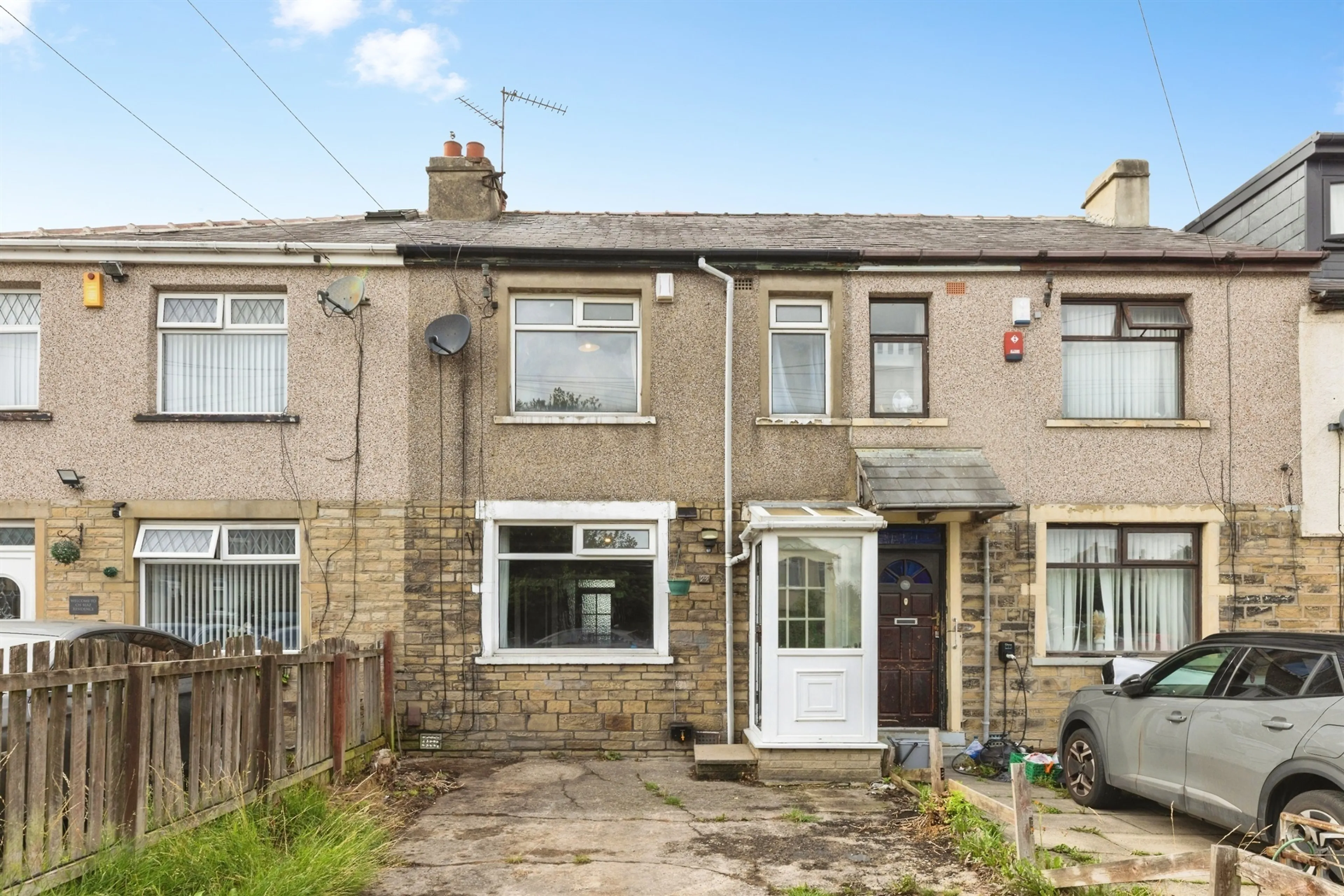Property at Dovesdale Grove, Bradford