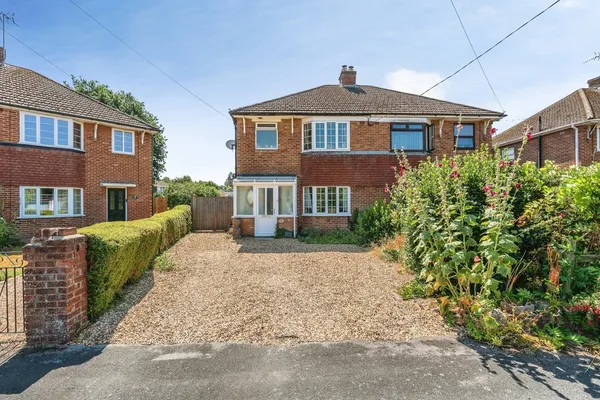 Tadfield Crescent, Romsey, Hampshire,...