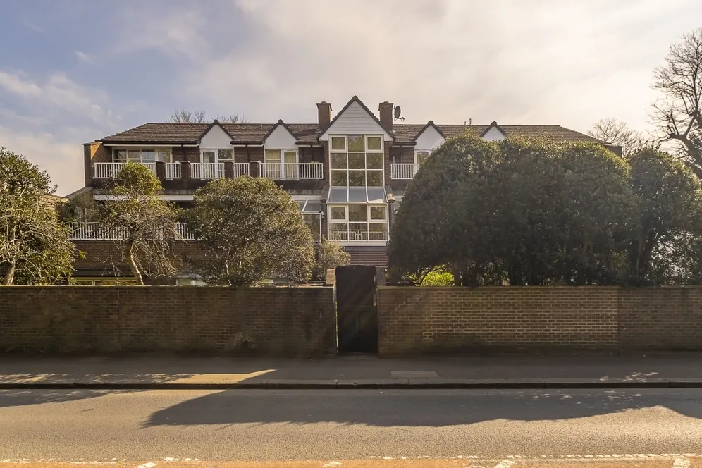 Somerset Road Wimbledon SW19 photo 20