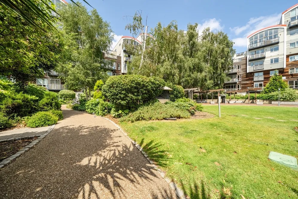 Renaissance Walk Greenwich SE10 photo 16