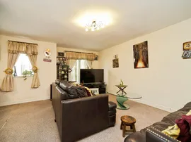 Oaklands Crescent, Gipton, Leeds thumb 3