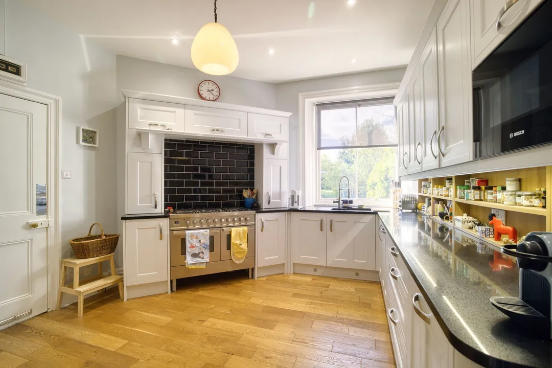 https://mr0.homeflow-assets.co.uk/files/photo/image/48176/3782/_x_/003A3707_HDR-82.jpg