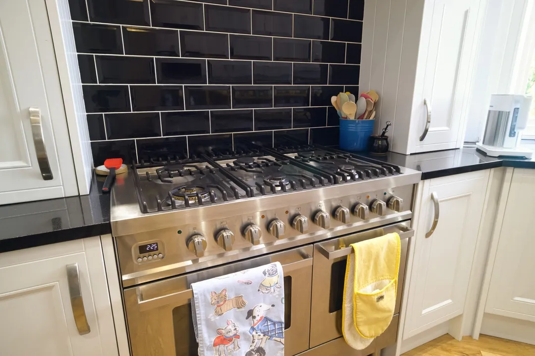https://mr0.homeflow-assets.co.uk/files/photo/image/48176/3783/_x_/003A3782_HDR-88.jpg